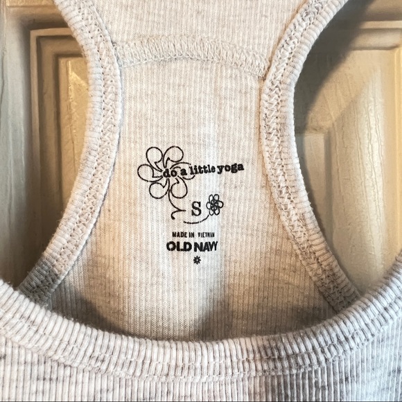 Price⬇️ Floral Racerback Tank - Picture 3 of 3